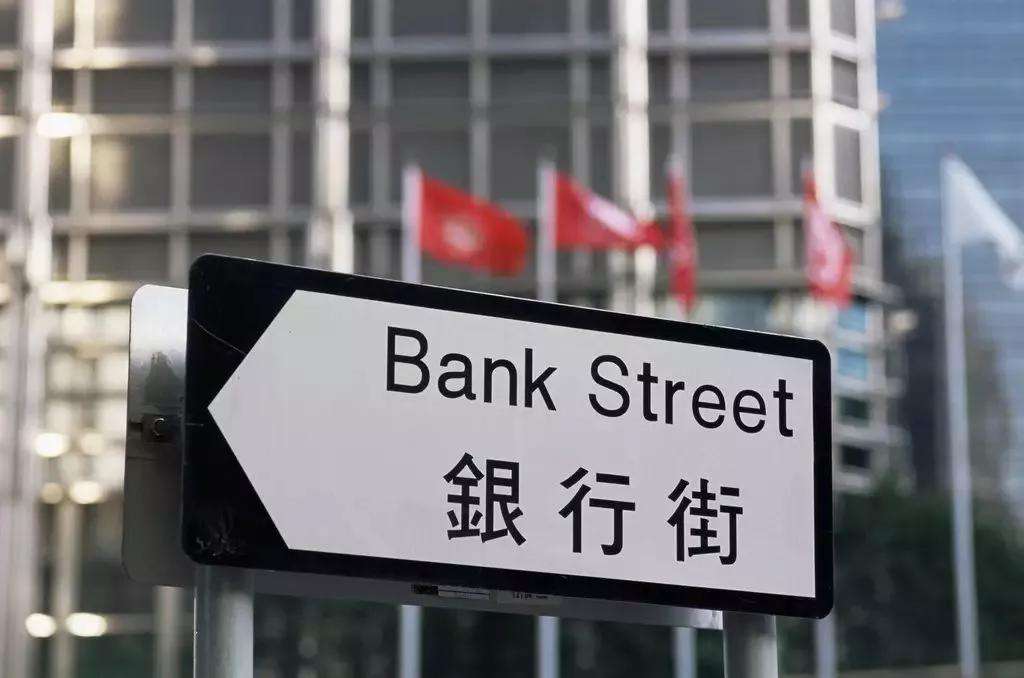 香港银行开户与新加坡银行开户哪个好？